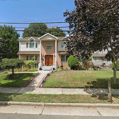 11 Cynthia Ct, Hempstead, NY 11550