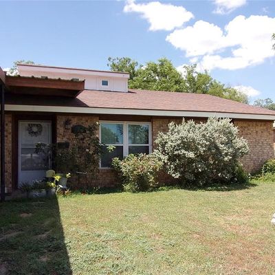 1106 W Pecan St, San Saba, TX 76877