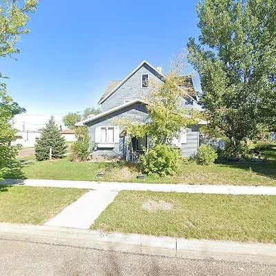 111 Central Ave, Garrison, ND 58540