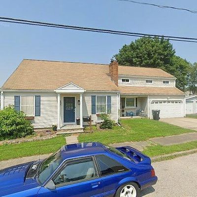 14 Carrollton Ave, North Dartmouth, MA 02747