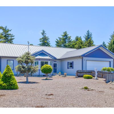 1415 Holloway Mews, Coos Bay, OR 97420