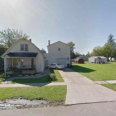 1419 Hickory St, Fremont, OH 43420