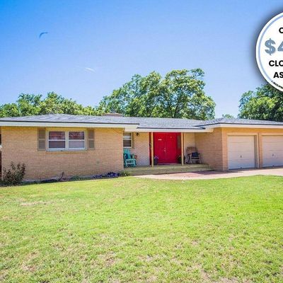 1425 W Crosby St, Slaton, TX 79364