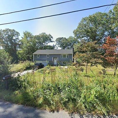 15 Oak Ave, Attleboro, MA 02703