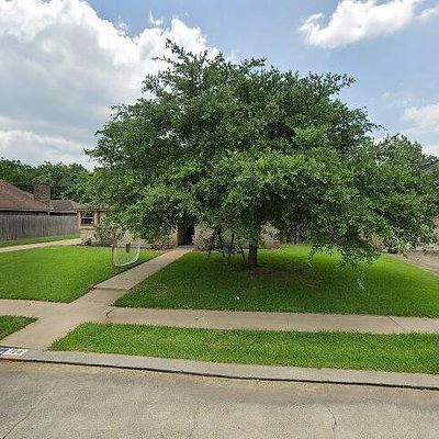 128 Daffodil St, Lake Jackson, TX 77566