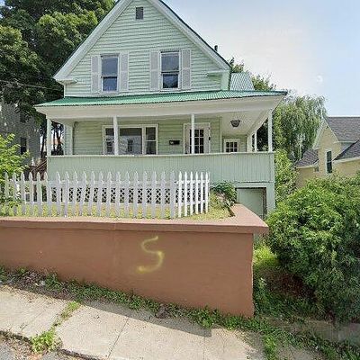 13 Hammond St, Sanford, ME 04073