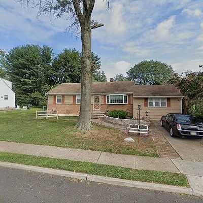 13 Jericho Dr, Trenton, NJ 08690