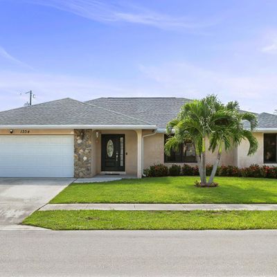 1334 Caribbean Way, Lantana, FL 33462