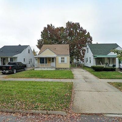 13480 Pullman St, Southgate, MI 48195