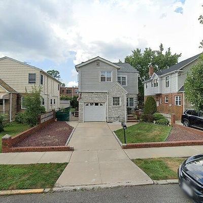 16019 27 Th Ave, Flushing, NY 11358