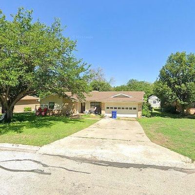 1611 Broadmoor Dr, Brownwood, TX 76801