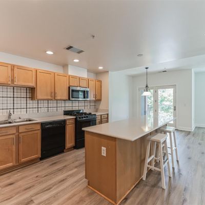 1631 N Emerson St #205, Denver, CO 80218