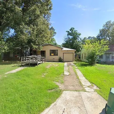 211 Connella St, Texarkana, TX 75501