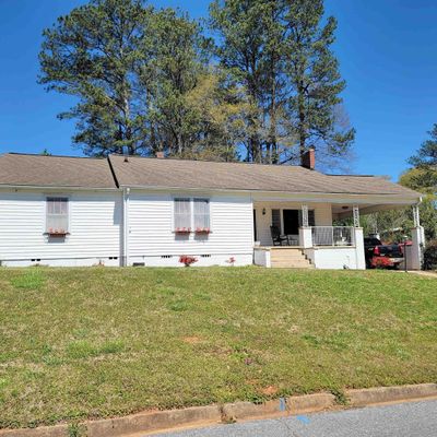 212 Radney St, Roanoke, AL 36274