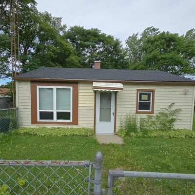 2172 E Buder Ave, Burton, MI 48529