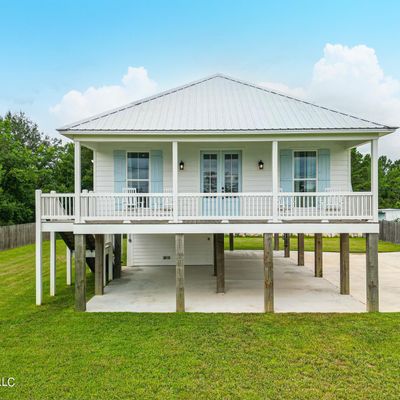 219 Tide St, Waveland, MS 39576