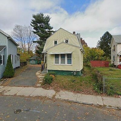 22 Manhattan St, Springfield, MA 01109