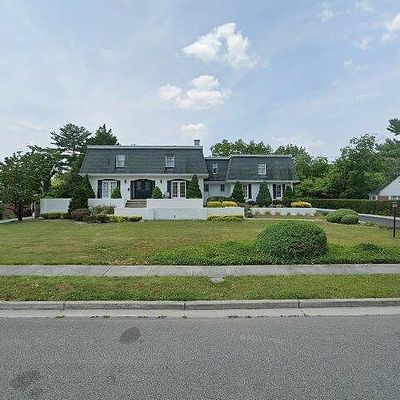 22 Northwood Dr, Vineland, NJ 08360