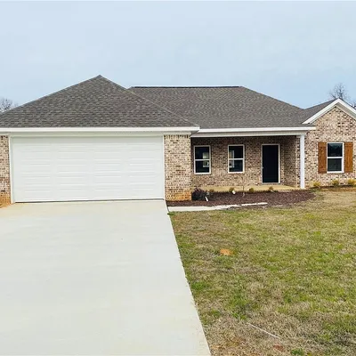 22 Warrior Ridge Drive, Moundville, AL 35474