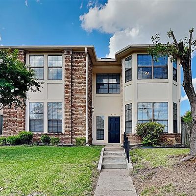 2217 Greenview Dr, Carrollton, TX 75010