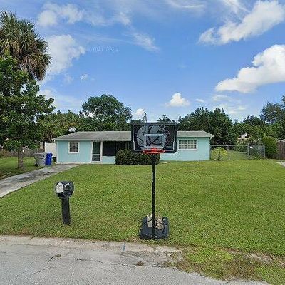 2224 2 Nd St Sw, Vero Beach, FL 32962