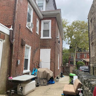 224 W Queen Ln, Philadelphia, PA 19144