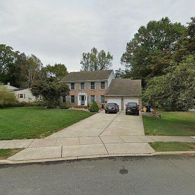 2 Burning Tree Ln, Lawrence Township, NJ 08648