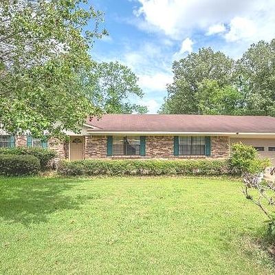 204 Pinebrook Rd, Starkville, MS 39759