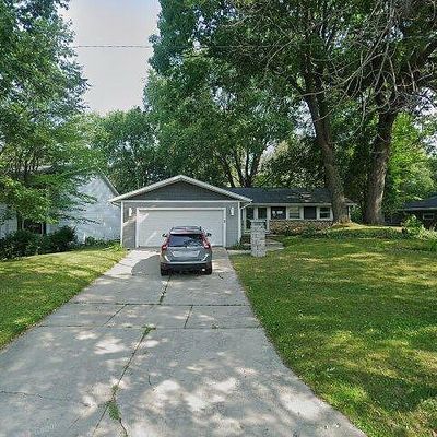 2668 He Nis Ra Ln, Green Bay, WI 54304