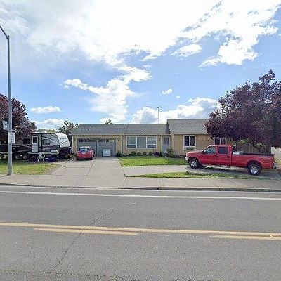 2739 Merriman Rd, Medford, OR 97501