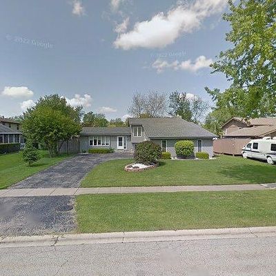 28 S Monica Dr, Lake Villa, IL 60046