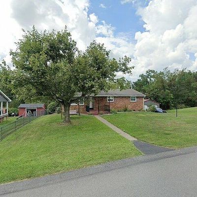 25 Veltri Dr, Washington, PA 15301