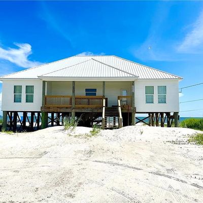 2505 Bienville Blvd, Dauphin Island, AL 36528