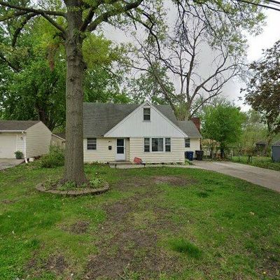 423 E Holcomb Ave, Des Moines, IA 50313