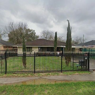 438 Gammon Dr, Houston, TX 77022