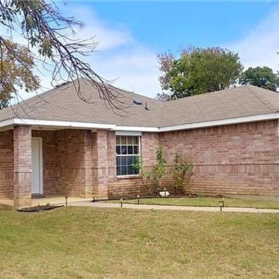 4501 Forest Glen Dr, Fort Worth, TX 76119