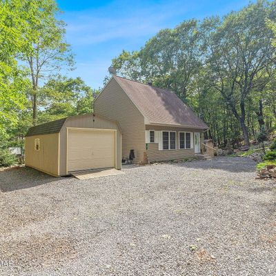 4 Basswood Ct, Albrightsville, PA 18210