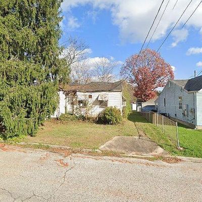 4 Hillside Ave, Clayton, NJ 08312