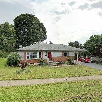 4 Hunter Ln, Camp Hill, PA 17011