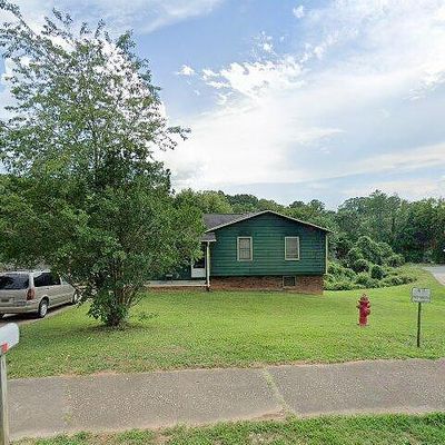 509 Bouchelle St, Morganton, NC 28655