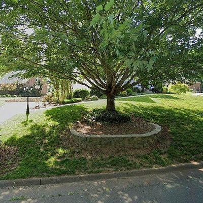 5169 Huntcliff Trl, Winston Salem, NC 27104