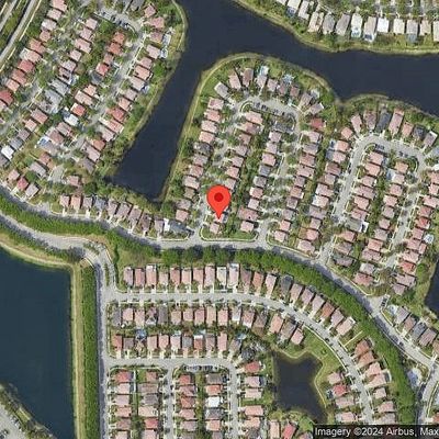 527 Nw 158 Th Ln, Pembroke Pines, FL 33028