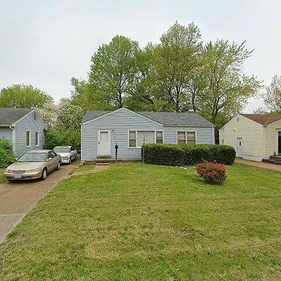 55 La Venta Dr, Florissant, MO 63031