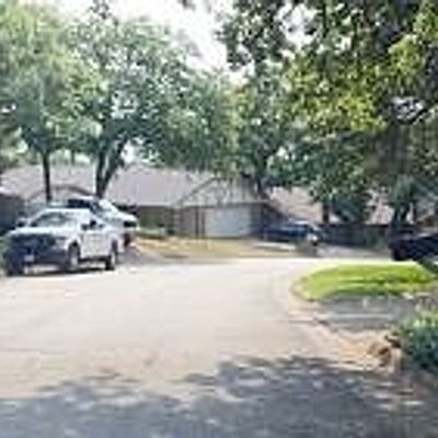 5702 Stage Line Dr, Arlington, TX 76017