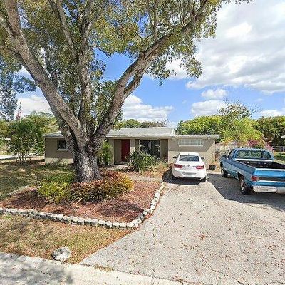 4831 West Dr, Fort Myers, FL 33907