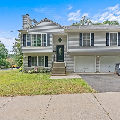 66 W Hills Rd, New Haven, CT 06515