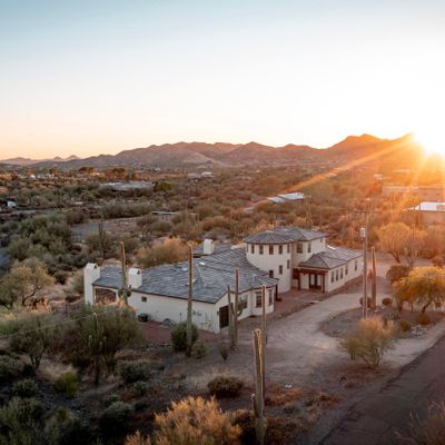 6737 E Rockaway Hills Drive, Cave Creek, AZ 85331