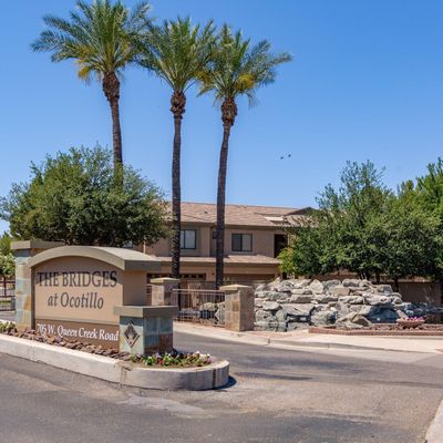 705 W Queen Creek Rd, Chandler, AZ 85248