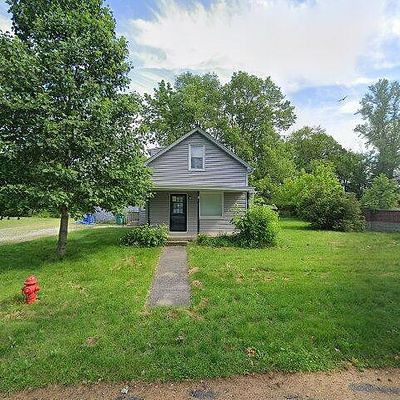 58 North St, Westville, IN 46391