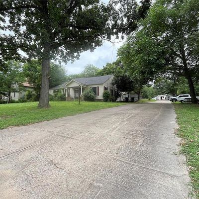 805 Cantrell St, Waxahachie, TX 75165